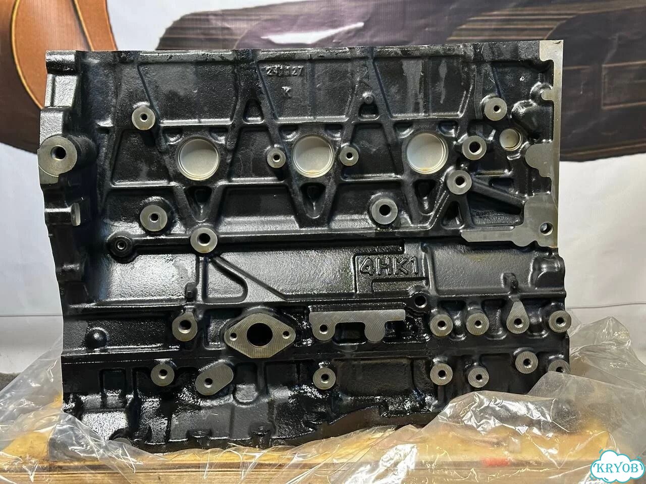 Блок цилиндров Isuzu 4HK1 новый гарантия фото 1
