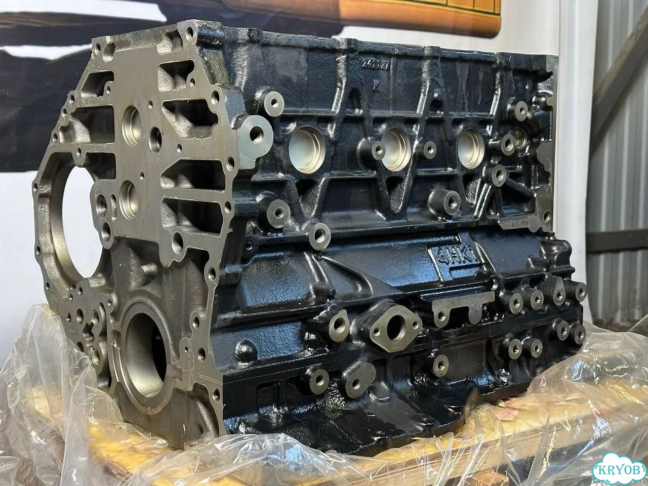 Блок цилиндров Isuzu 4HK1 новый гарантия фото 3