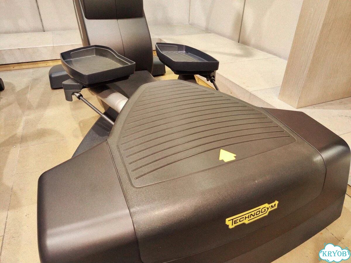 Эллиптический тренажер Technogym Cardio Crossover 700 LED фото 5