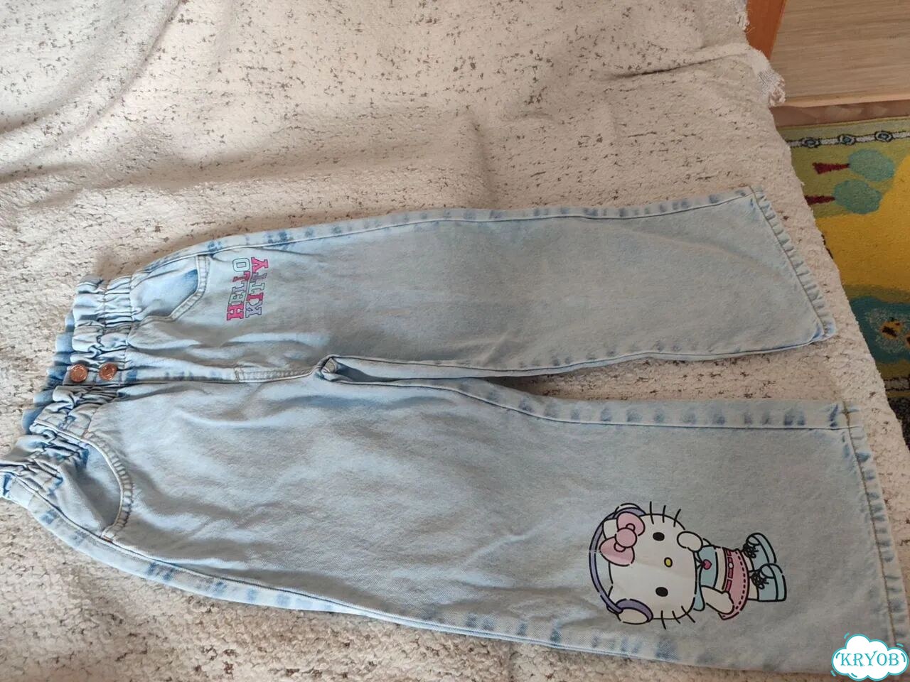 Джинсы Gloria Jeans для девочек Hello Kitty фото 7