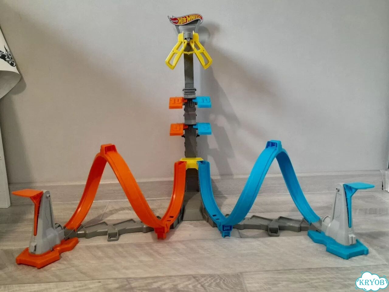 Hot Wheels Автотрек Небесное противостояние для 2х фото 5