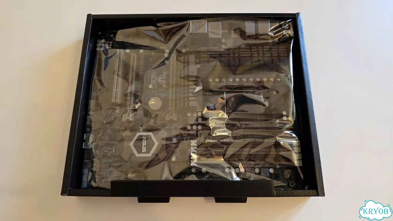 Материнская плата Asus Sabertooth 990FX R2.0 фото 4