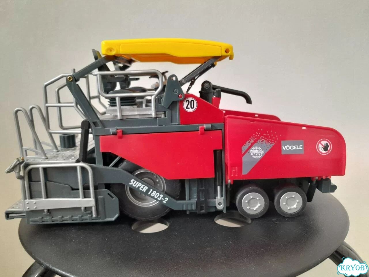 Игрушка Toys Асфальтоукладчик Vogele super 1803-2 фото 1