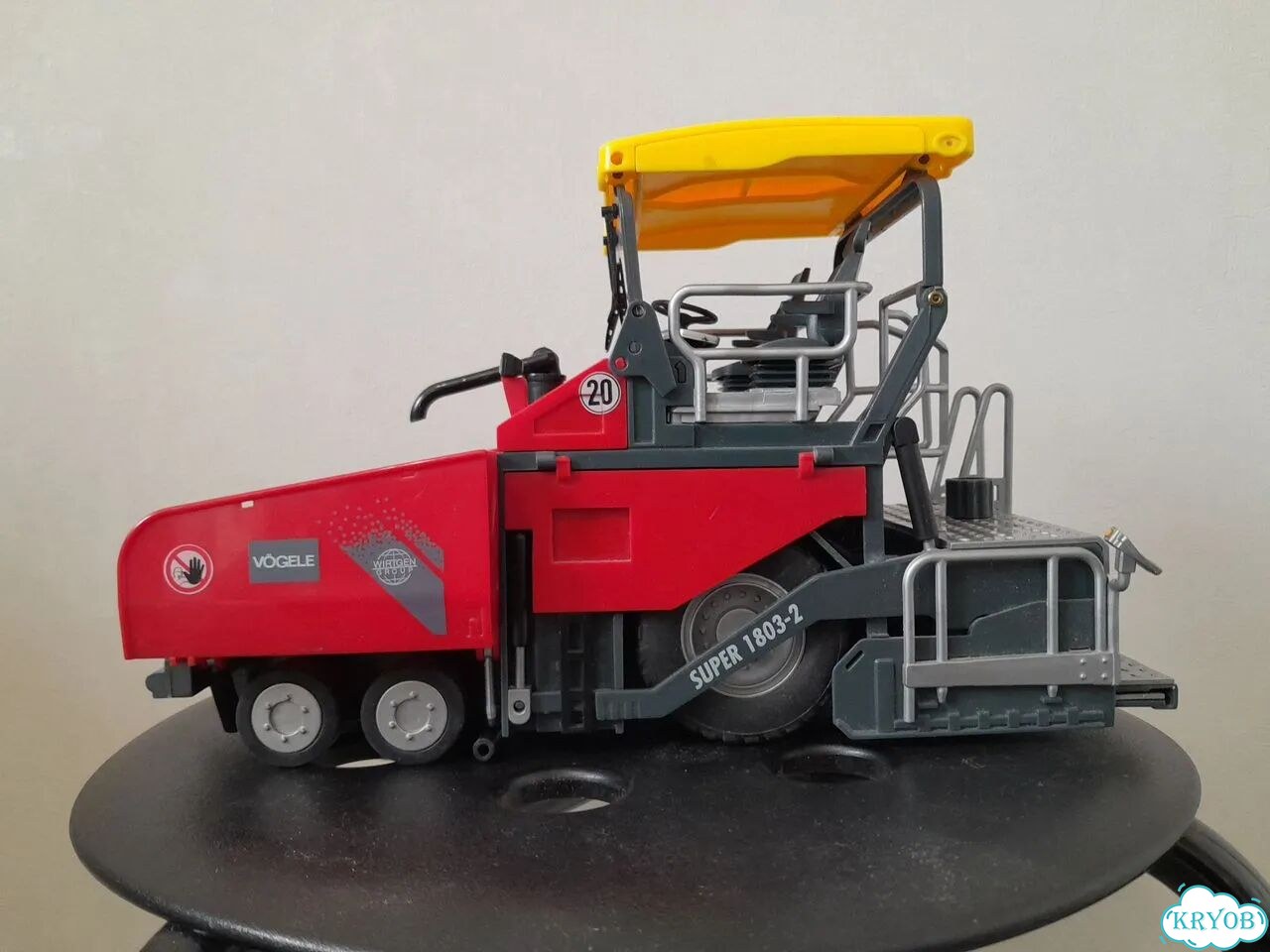 Игрушка Toys Асфальтоукладчик Vogele super 1803-2 фото 2