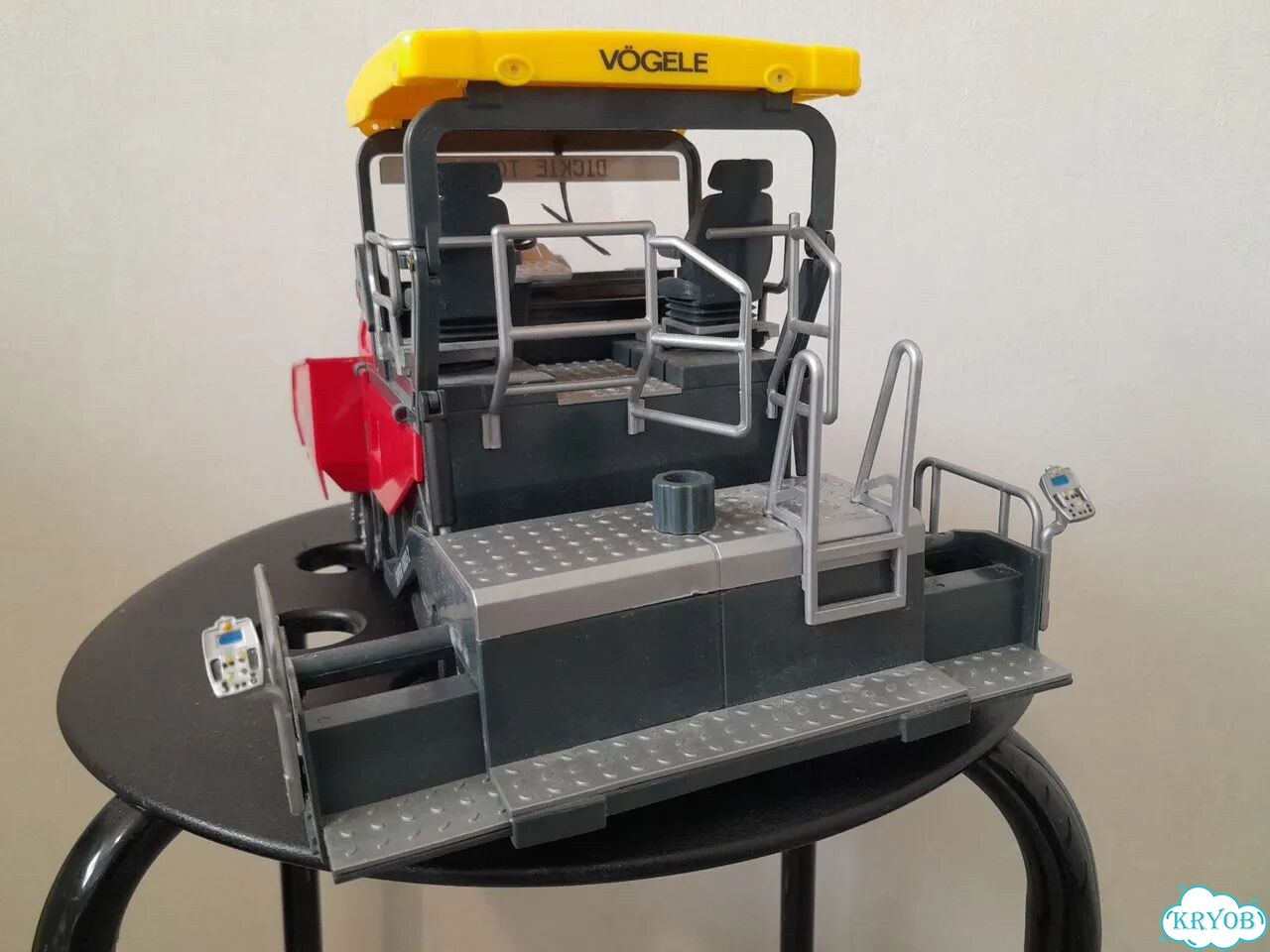 Игрушка Toys Асфальтоукладчик Vogele super 1803-2 фото 9