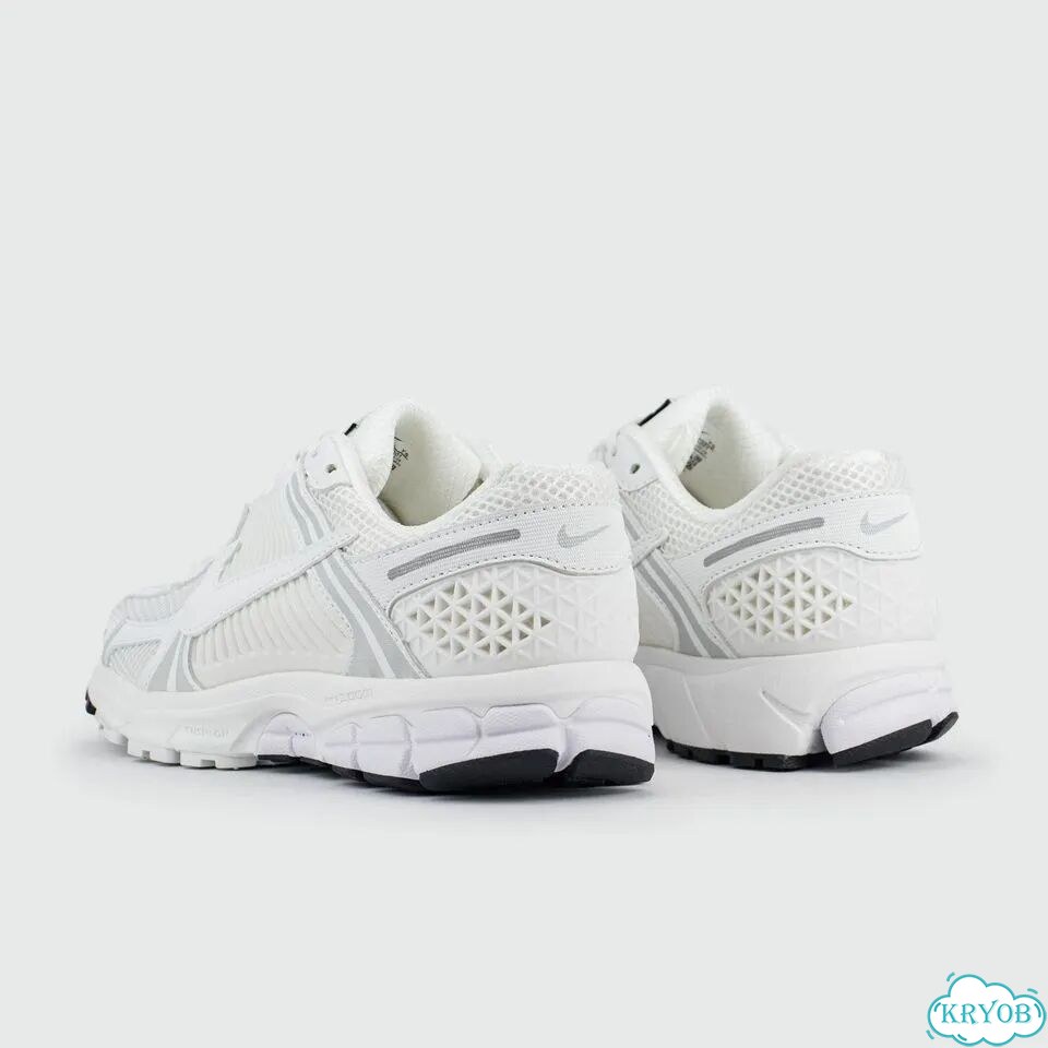 Кроссовки Nike Zoom Vomero 5 All White фото 3