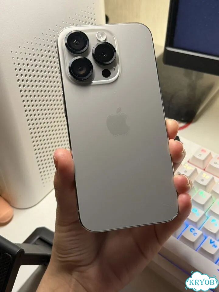 iPhone 15 Pro, 256 ГБ, SIM + eSIM фото 2
