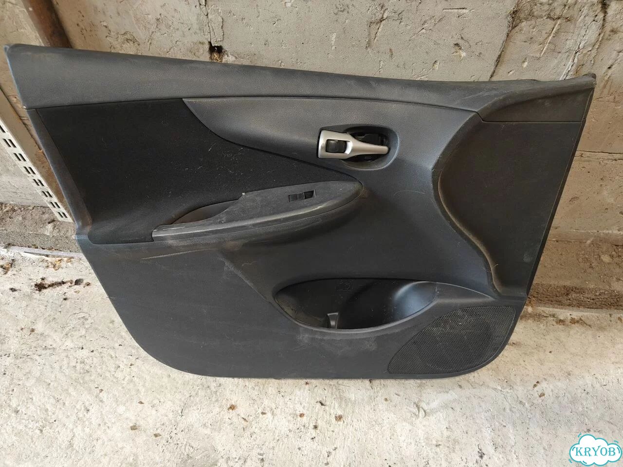 Обшивка двери Toyota Corolla e150 фото 1
