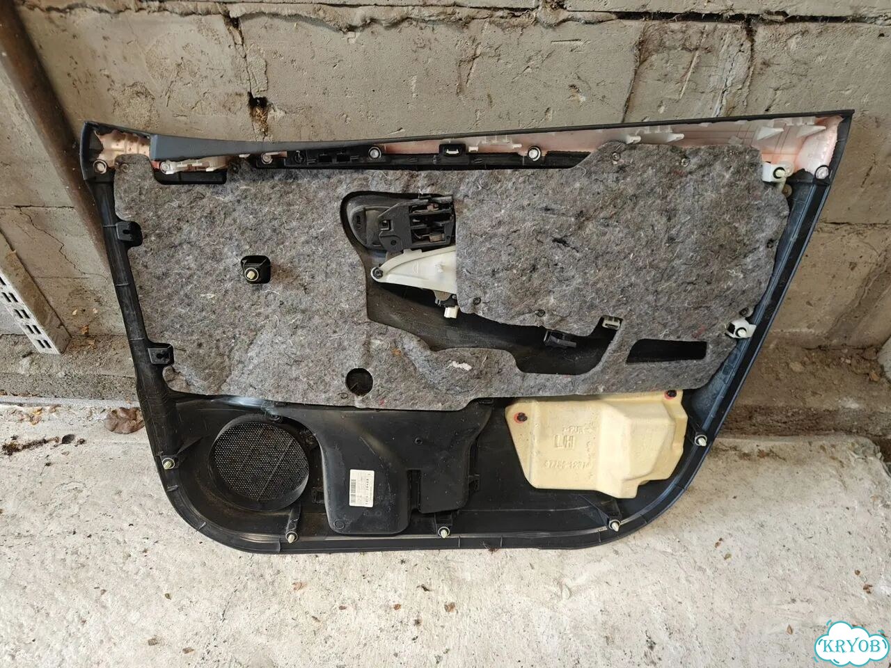 Обшивка двери Toyota Corolla e150 фото 2