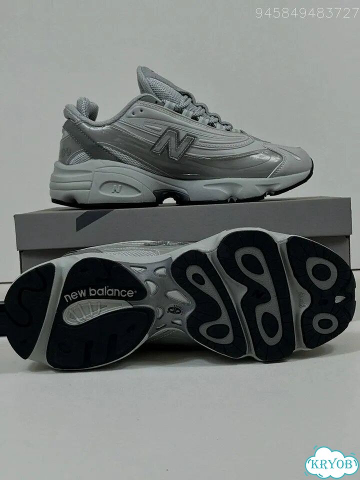 Кроссовки New Balance 1000 фото 1
