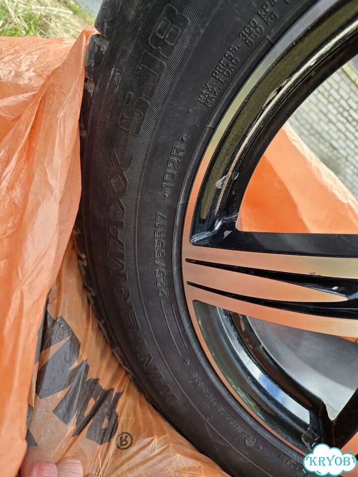 Литье с зимней резиной 225/65R17 Dunlop фото 2