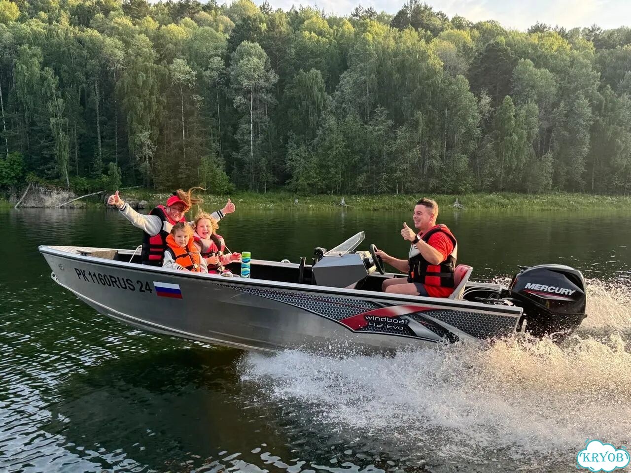Продам лодку Windboat 4.2 evo c + mercury 30 л.с фото 1