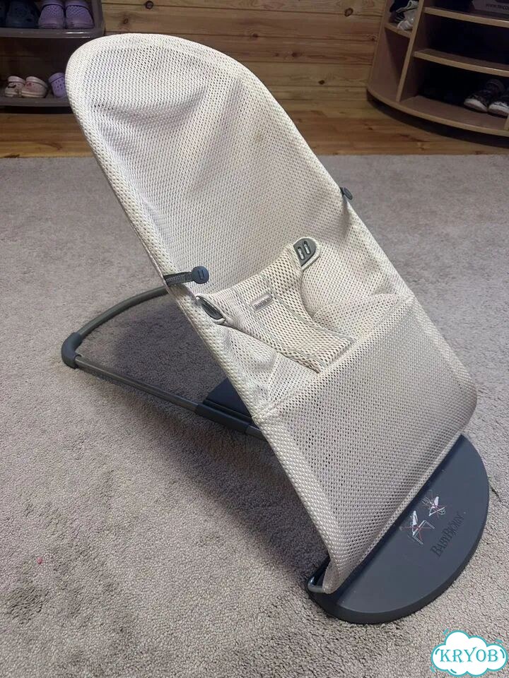Шезлонг BabyBjorn Balance Soft (сетка, бежевый) фото 1