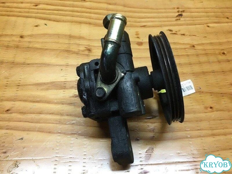 Насос гидроусилителя руля honda capa GA4 D15B 1998 фото 2