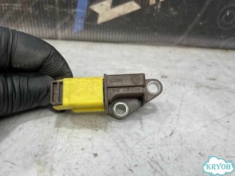 Датчик airbag audi A4 B8 cdnc 2009 фото 2