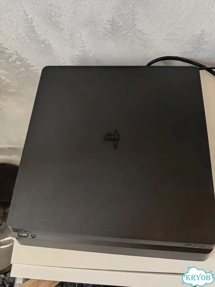 Продам PlayStation 4 фото 4