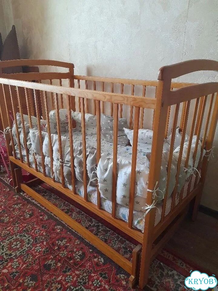 Детская кроватка с маятником фото 1
