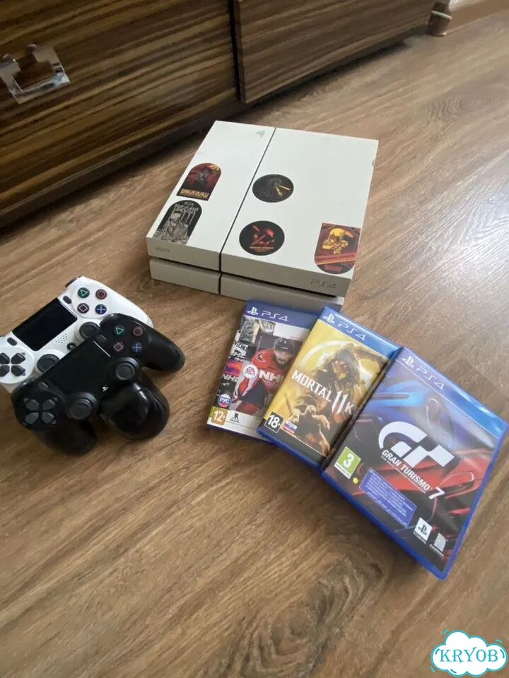 Игровая приставка ps4 (японская версия) фото 1