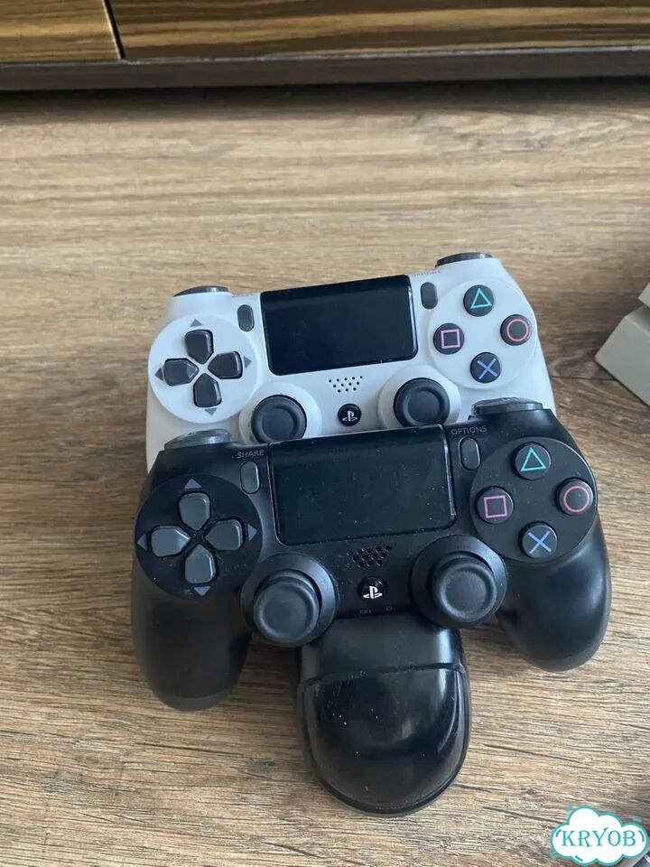 Игровая приставка ps4 (японская версия) фото 3