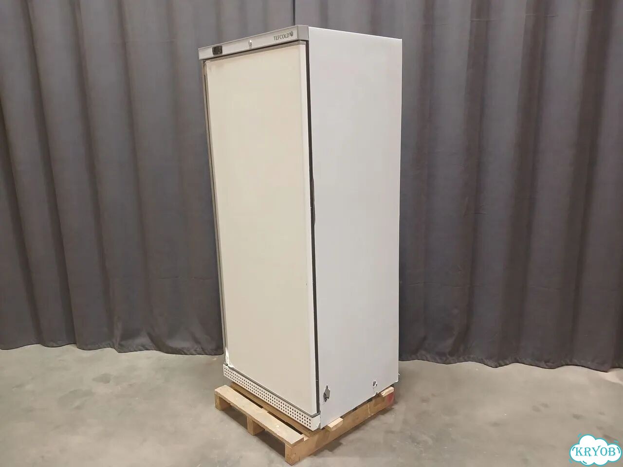 Шкаф морозильный Tefcold UF600S (новый, 555л) фото 6