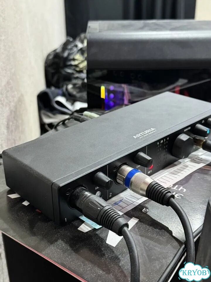 Звуковая карта arturia minifuse 4 фото 2