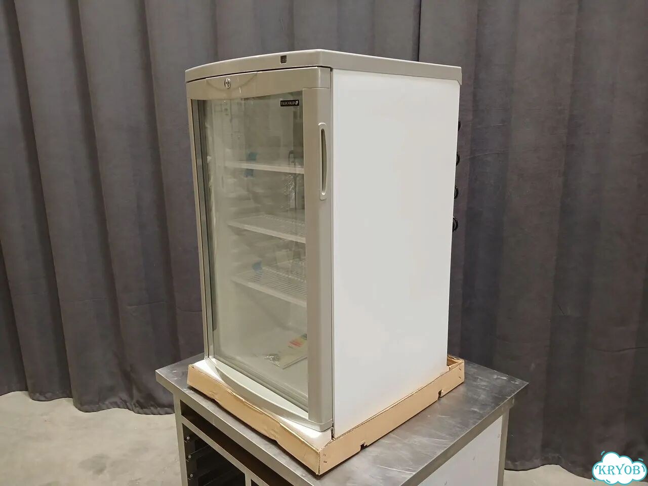 Шкаф холодильный tefcold BC145 W/FAN (новый, 109л) фото 6