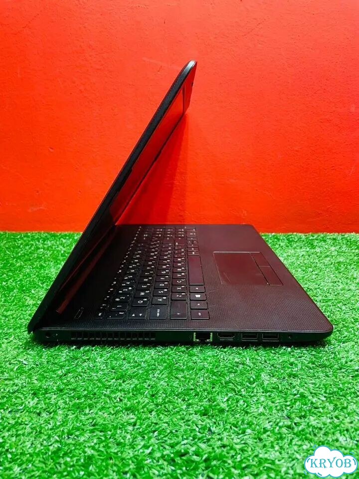 Ноутбук HP 15-rb062ur (AMD A4 / 2 Гб / 500 Гб) фото 2