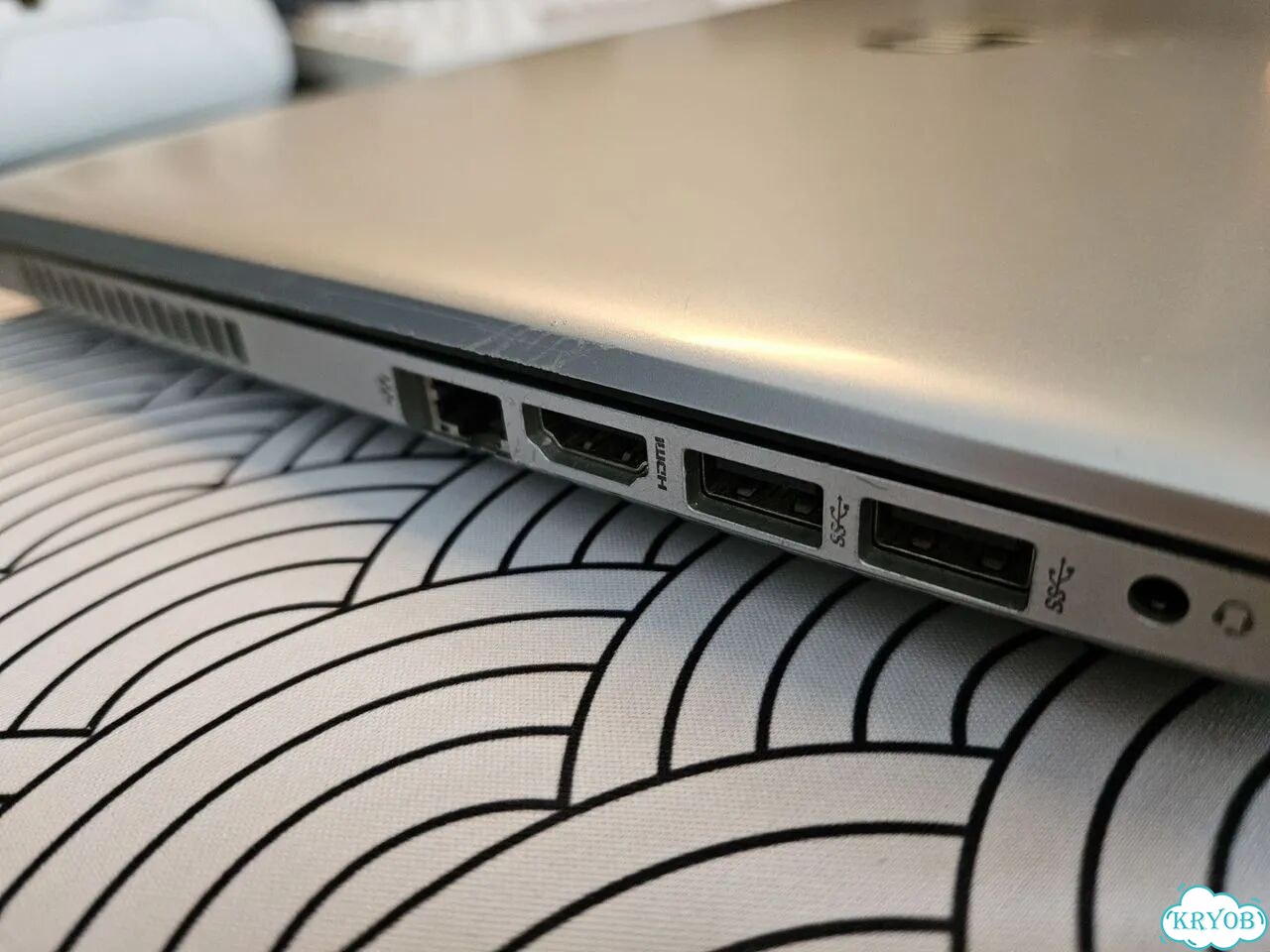 Ноутбук HP 15-BW549ur фото 8
